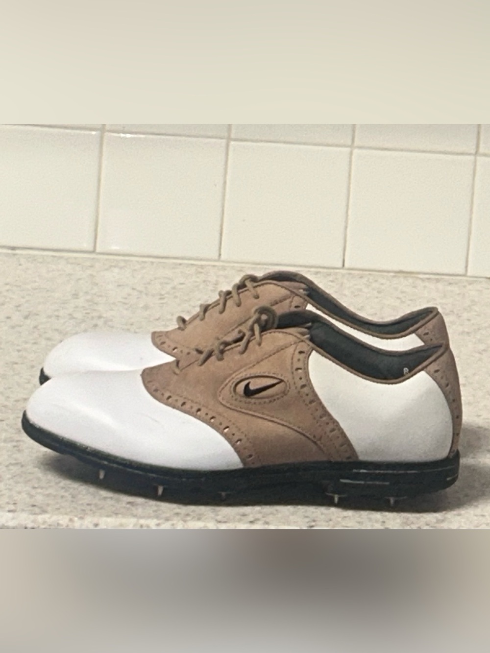VTG Nike Air Kampshall Men’s White and Brown Athletic Golf Shoes Sz 8 Leather